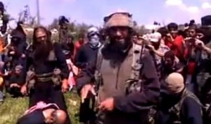 Un frame del video delle decapitazioni diffuso sul web