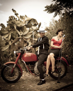 Lady-Laura-&-Mr.-Max-Swing