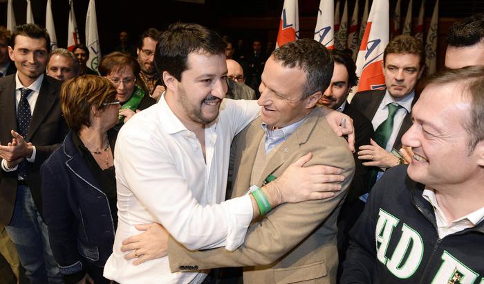LEGA: CON SALVINI TORNA A ORIGINI, TONI DURI E ATTACCA L'EURO