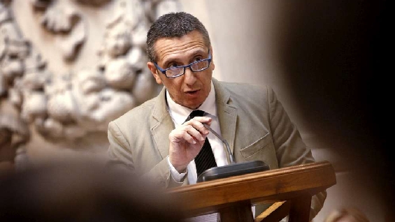 C_4_box_24262_upiFoto1F