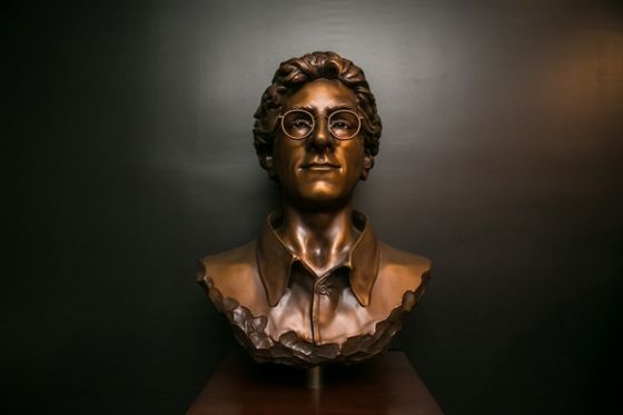 HaroldRamisStatue