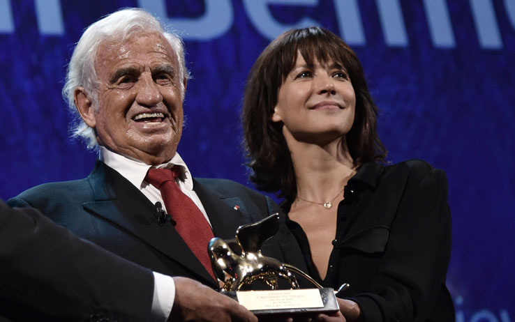 le-star-jean-paul-belmondo-premio-con-leone-doro-alla-carriera
