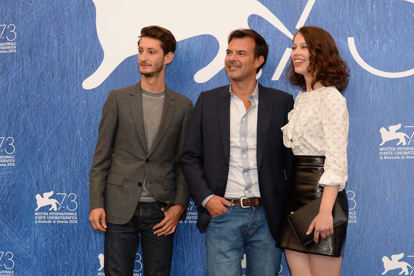 le-star-pierre-niney-attore-francois-ozon-regista-paula-beer