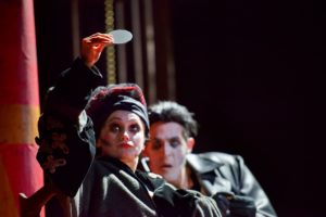 La commedia della vanità recensione